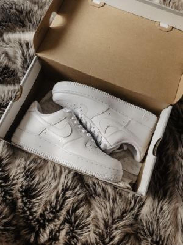 Classic White  Sneakers – Premium Streetwear Edition